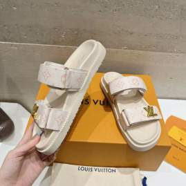 Picture of Louis Vuitton Slippers _SKULVsz35-45mnf05041119